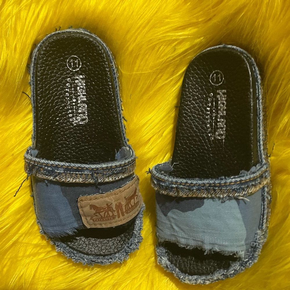 Girls Camo Slides